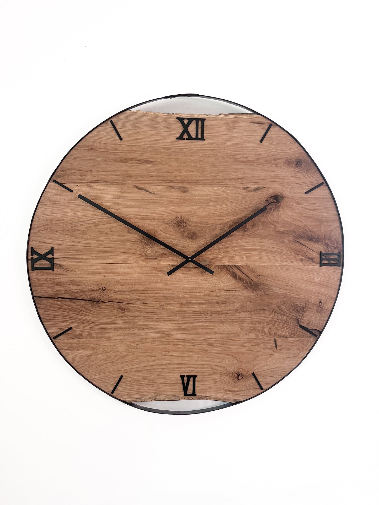 XXL Wanduhr aus Altholz Eiche mit original Weinfass Ring – 76 cm NO557