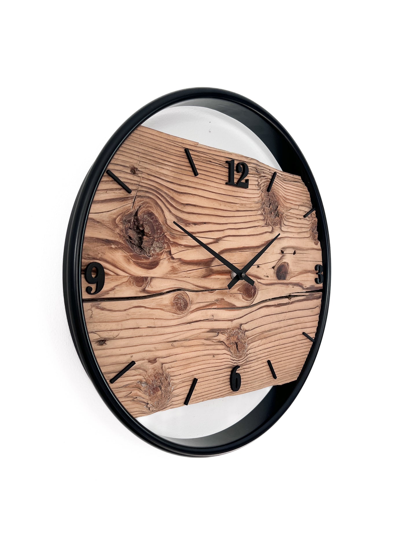 Wanduhr aus Altholz NO 547 40cm