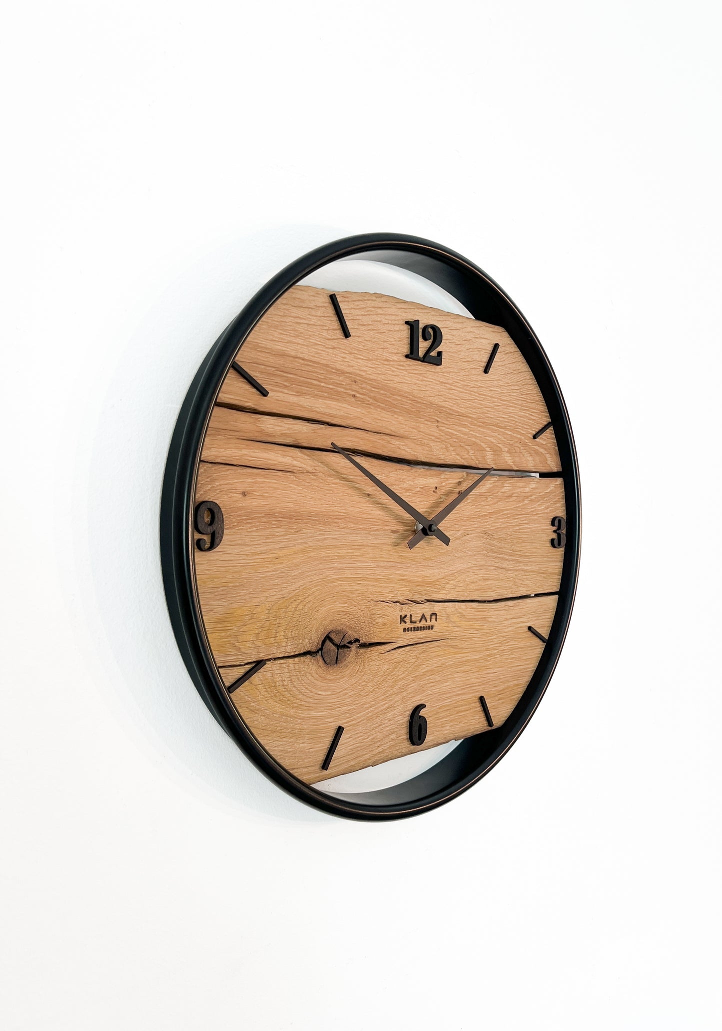 Wanduhr aus Altholz NO 525 40cm