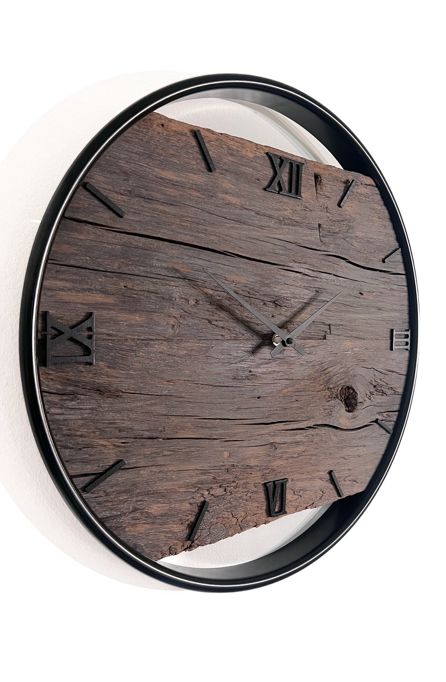 Wanduhr aus Altholz No 545 45cm