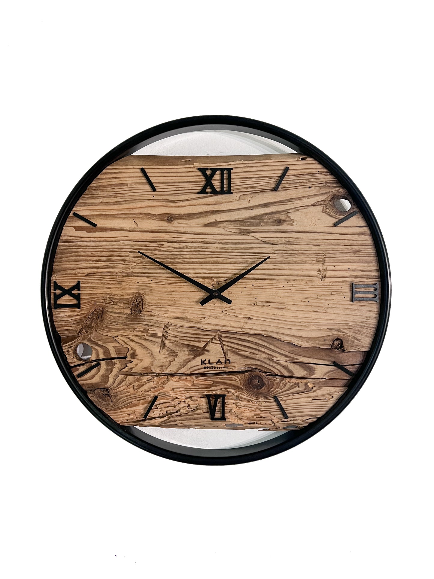 Wanduhr aus Altholz No 540    45cm