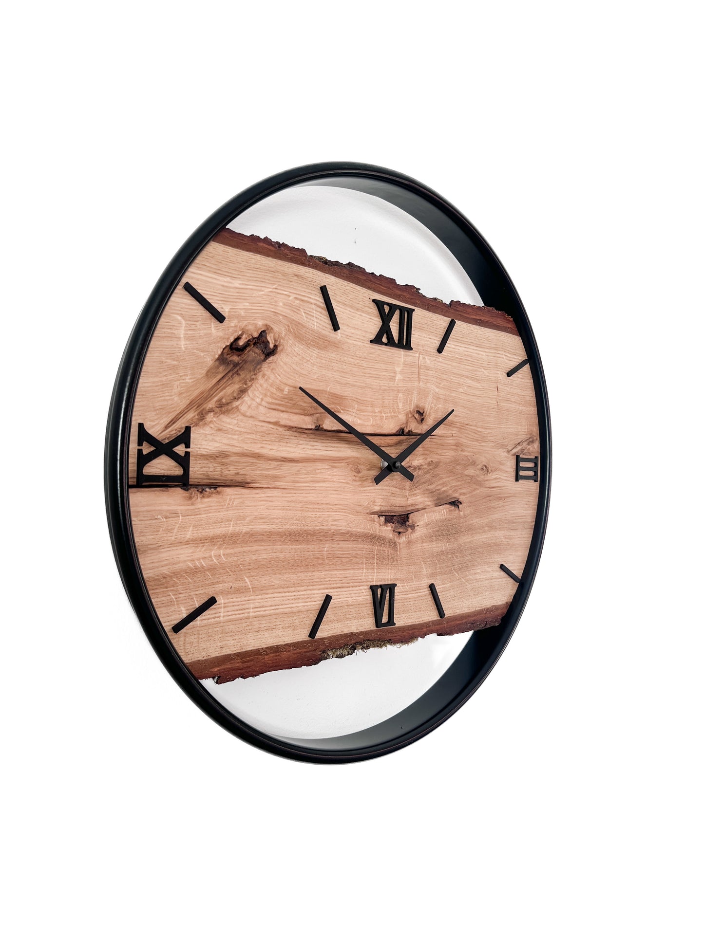 Wanduhr 45 cm Eiche mit Baumkante & Aststruktur – Handgefertigte Designer Holzuhr NO 561