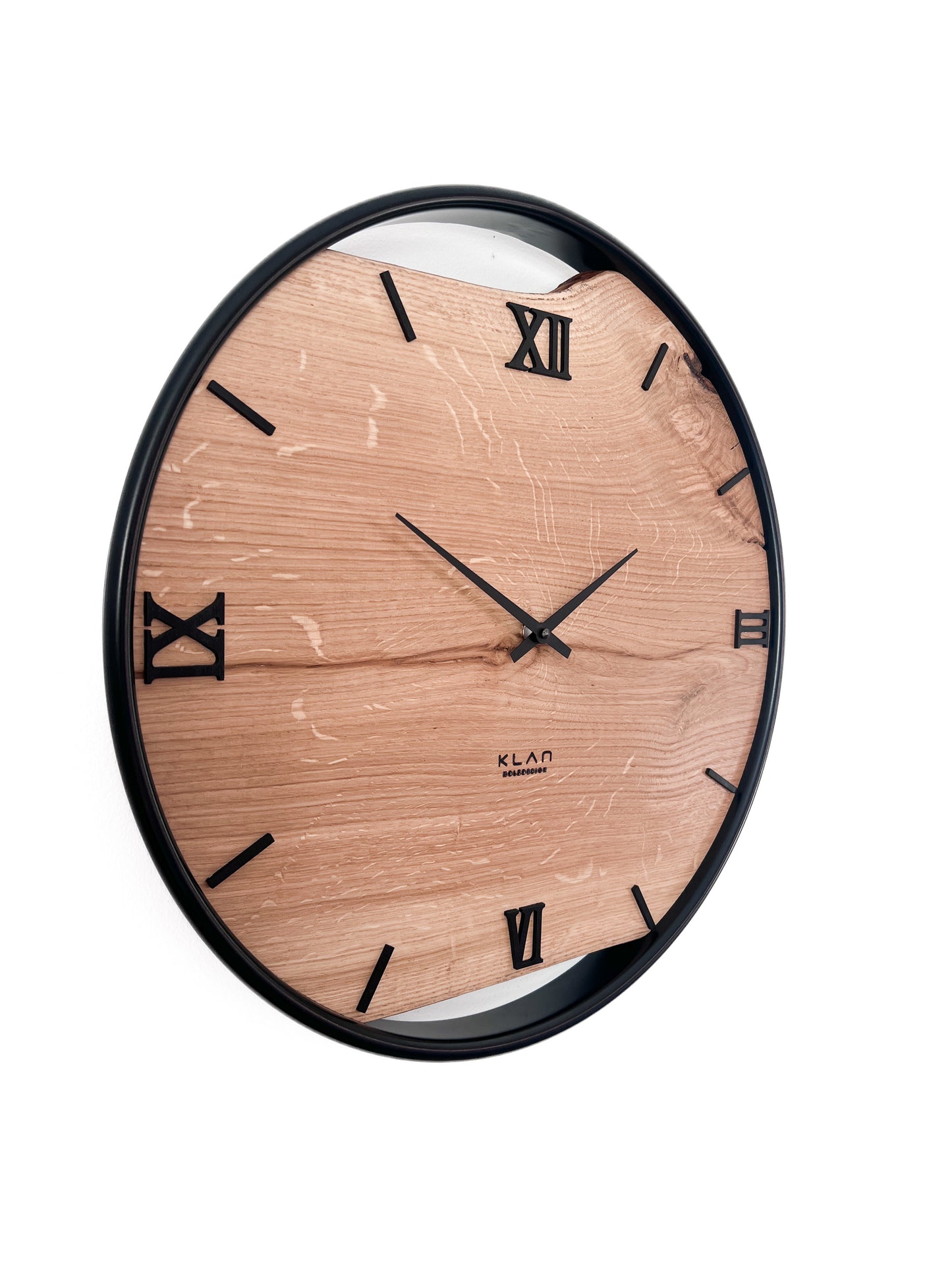 Wanduhr 45 cm Eiche mit Edelstahlring – Moderne Designer Holzuhr handgefertigt NO 565
