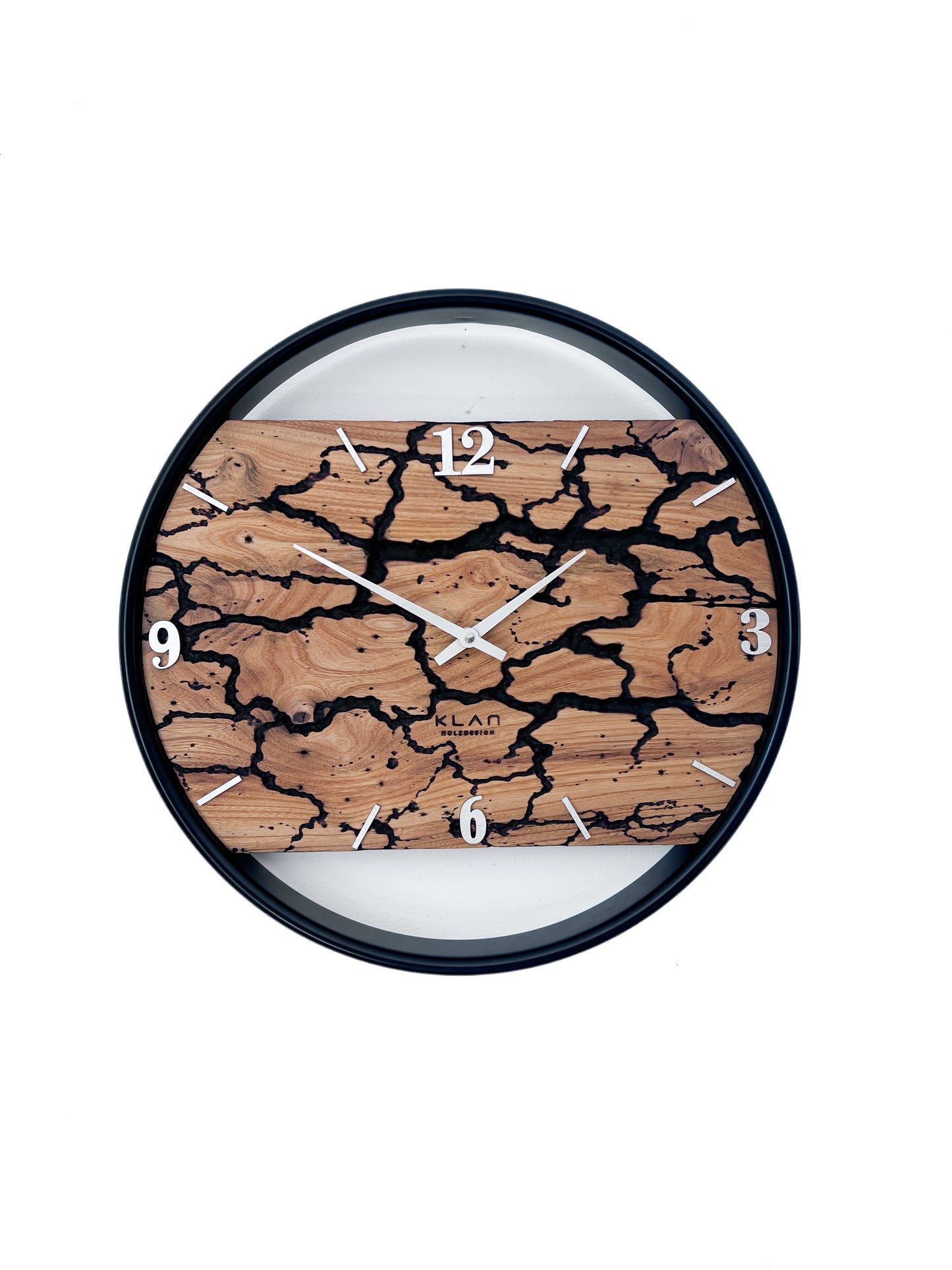 Handgefertigte Wanduhr aus Ulme 40 cm mit einzigartiger Blitzstruktur und schwarzem Edelstahlring – Unikat NO 572
