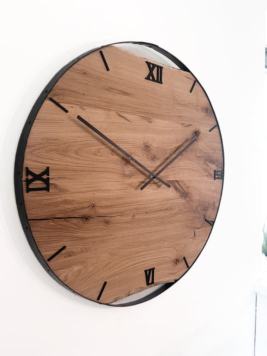 XXL Wanduhr aus Altholz Eiche mit original Weinfass Ring – 76 cm NO557