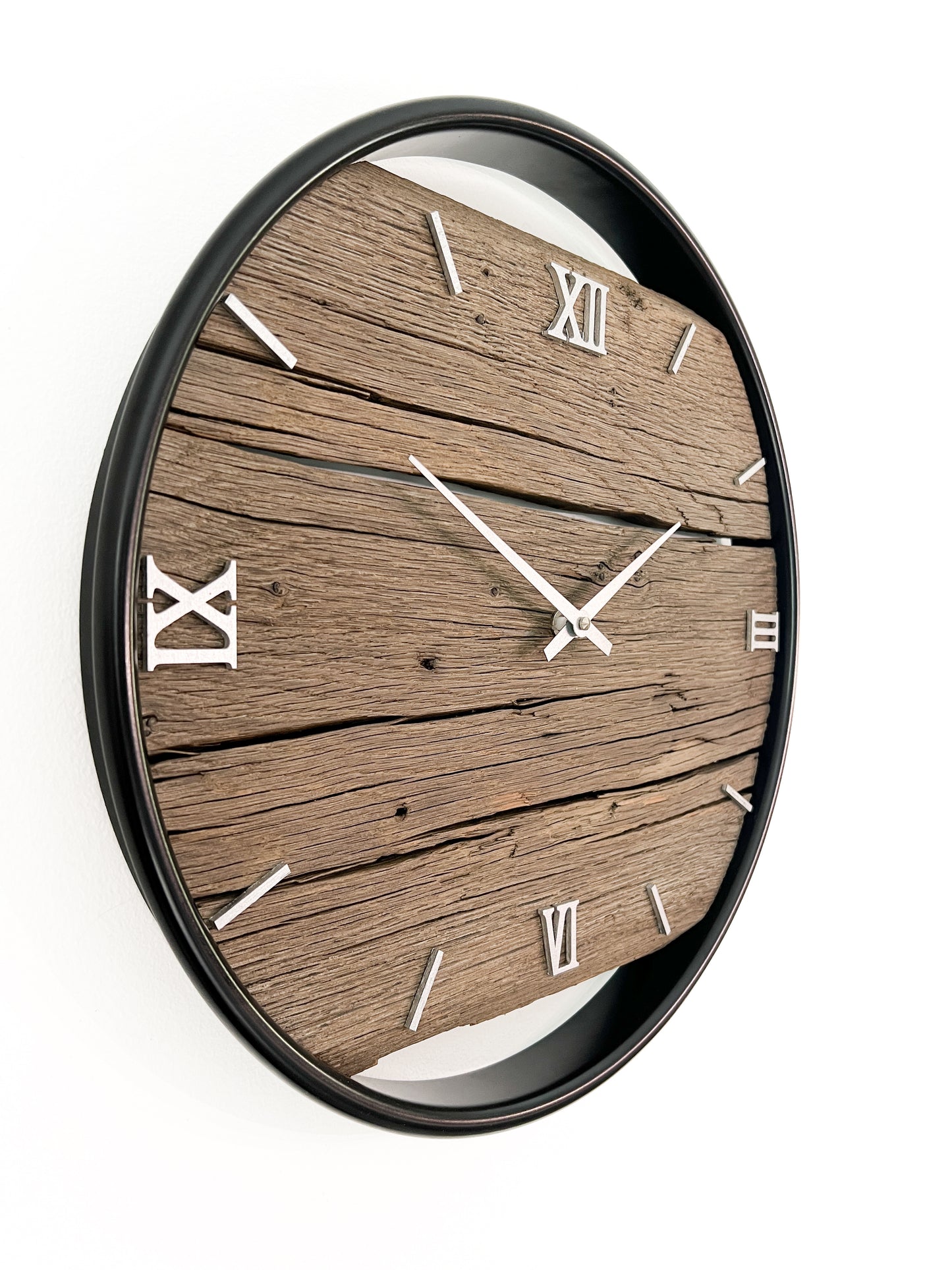 Wall clock made of reclaimed wood NO 371 40cm 